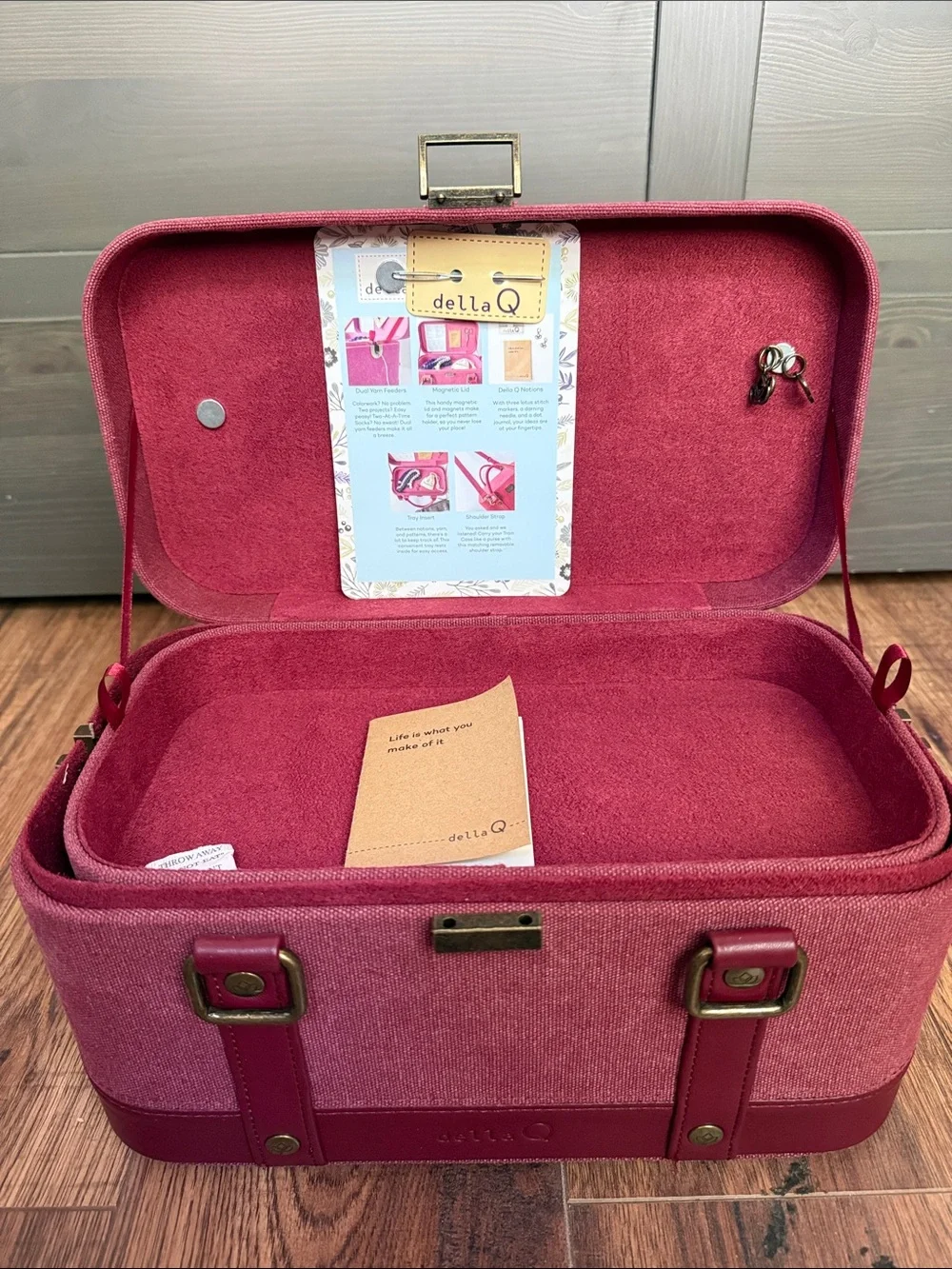Della Q Maker’s Train Case